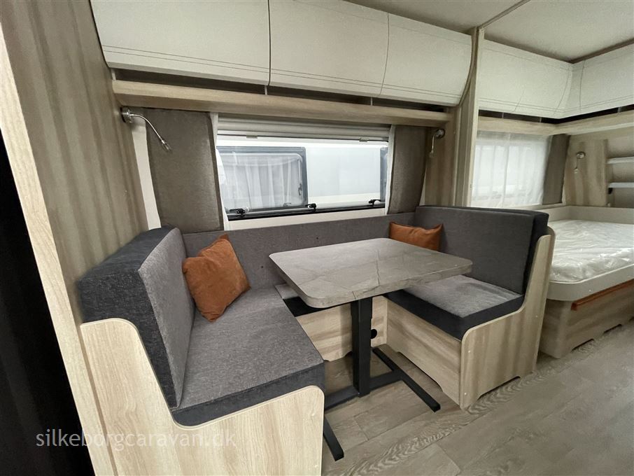 Hobby De Luxe 460 SL DK-Line